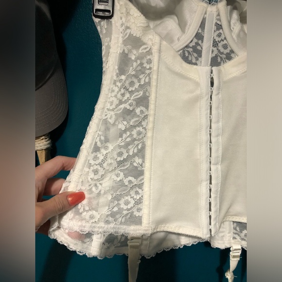 Va Bien Strapless Corset Bustier with Garters - Picture 5 of 16